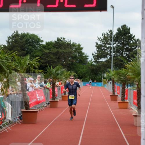 15.06.2025 - 7 Türme Triathlon Michael Strokosch http://msf.ph/oto/7968948 15.06.2025 13:49:22 Ziel 940, 1016 meine-sportfotos.de