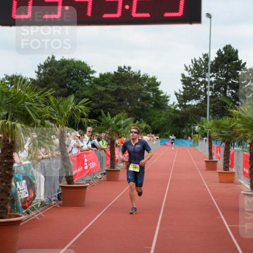 15.06.2025 - 7 Türme Triathlon Michael Strokosch http://msf.ph/oto/7968957 15.06.2025 13:49:23 Ziel 940, 1016 meine-sportfotos.de