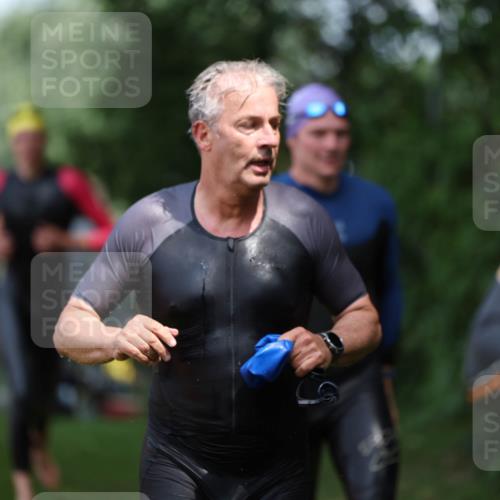 15.06.2025 - 7 Türme Triathlon Michael Strokosch http://msf.ph/oto/7968985 15.06.2025 12:55:40 Schwimmen 755, 763, 784, 792, 797, 805, 877, 879, 895, 919, 927, 955, 1011, 1023, 1029, 1071, 1144, 1169 meine-sportfotos.de