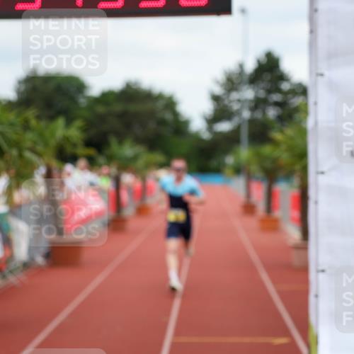 15.06.2025 - 7 Türme Triathlon Michael Strokosch http://msf.ph/oto/7969006 15.06.2025 13:49:36 Ziel 1156 meine-sportfotos.de