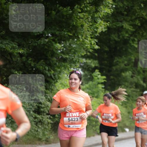 15.06.2025 - REWE Women's Run Jannik Wohlers http://msf.ph/oto/7969061 15.06.2025 10:04:13 Laufen 5423, 5197 meine-sportfotos.de