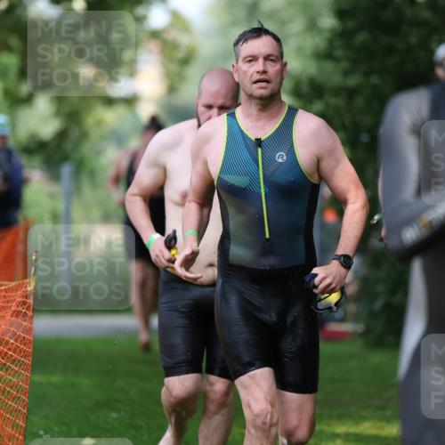 15.06.2025 - 7 Türme Triathlon Michael Strokosch http://msf.ph/oto/7969067 15.06.2025 12:55:48 Schwimmen 708, 755, 763, 776, 805, 818, 833, 877, 879, 895, 919, 1023, 1029, 1071, 1120, 1144, 1153, 1169, 1177 meine-sportfotos.de
