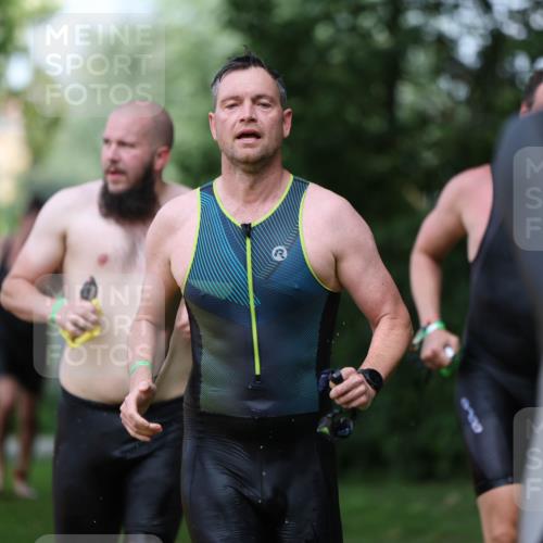 15.06.2025 - 7 Türme Triathlon Michael Strokosch http://msf.ph/oto/7969079 15.06.2025 12:55:49 Schwimmen 708, 755, 763, 776, 805, 818, 833, 877, 879, 895, 919, 1023, 1029, 1071, 1120, 1144, 1153, 1169, 1177 meine-sportfotos.de