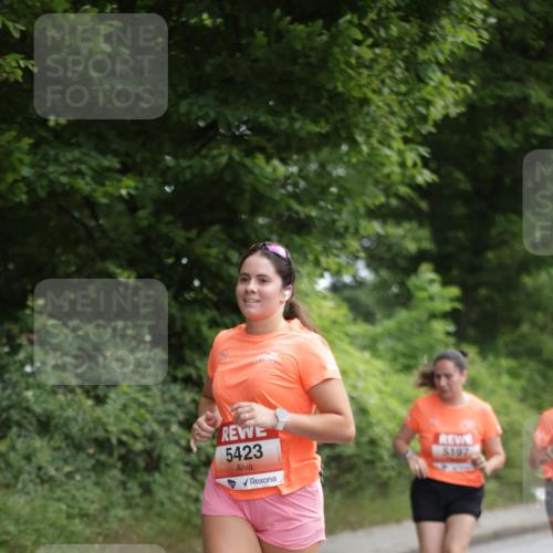 15.06.2025 - REWE Women's Run Jannik Wohlers http://msf.ph/oto/7969080 15.06.2025 10:04:13 Laufen 5423, 5197 meine-sportfotos.de