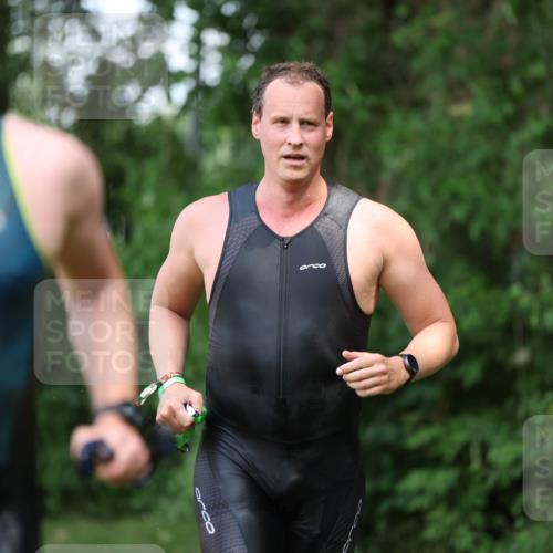15.06.2025 - 7 Türme Triathlon Michael Strokosch http://msf.ph/oto/7969088 15.06.2025 12:55:50 Schwimmen 708, 755, 763, 776, 805, 818, 833, 877, 879, 895, 919, 1023, 1029, 1071, 1120, 1144, 1153, 1169, 1177 meine-sportfotos.de