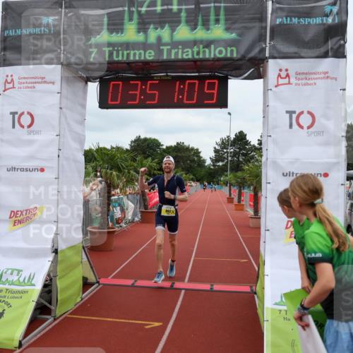 15.06.2025 - 7 Türme Triathlon Michael Strokosch http://msf.ph/oto/7969107 15.06.2025 13:51:09 Ziel 862 meine-sportfotos.de