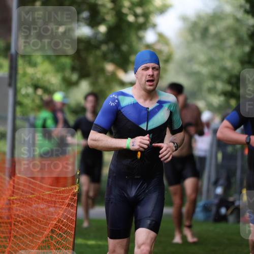 15.06.2025 - 7 Türme Triathlon Michael Strokosch http://msf.ph/oto/7969154 15.06.2025 12:55:56 Schwimmen 708, 755, 776, 818, 833, 877, 880, 895, 904, 919, 1023, 1071, 1120, 1144, 1150, 1153, 1177 meine-sportfotos.de