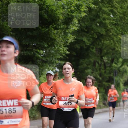 15.06.2025 - REWE Women's Run Jannik Wohlers http://msf.ph/oto/7969184 15.06.2025 10:04:17 Laufen 5185, 536, 5686, 5415 meine-sportfotos.de