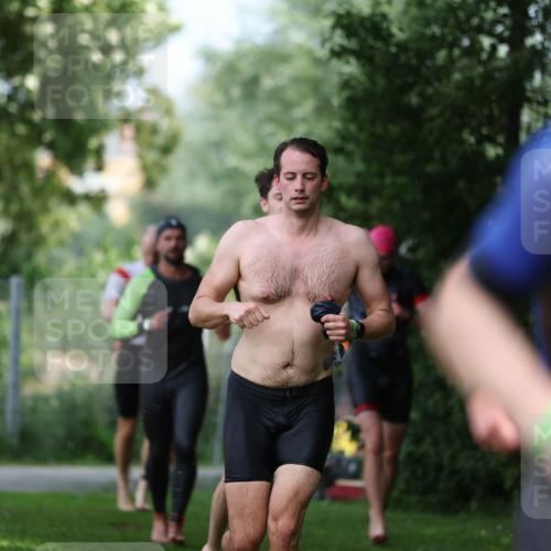15.06.2025 - 7 Türme Triathlon Michael Strokosch http://msf.ph/oto/7969192 15.06.2025 12:55:59 Schwimmen 708, 741, 776, 818, 833, 877, 880, 895, 904, 1023, 1071, 1120, 1144, 1150, 1153, 1177 meine-sportfotos.de