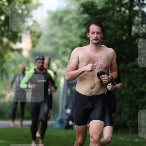 15.06.2025 - 7 Türme Triathlon Michael Strokosch http://msf.ph/oto/7969206 15.06.2025 12:55:59 Schwimmen 708, 741, 776, 818, 833, 877, 880, 895, 904, 1023, 1071, 1120, 1144, 1150, 1153, 1177 meine-sportfotos.de