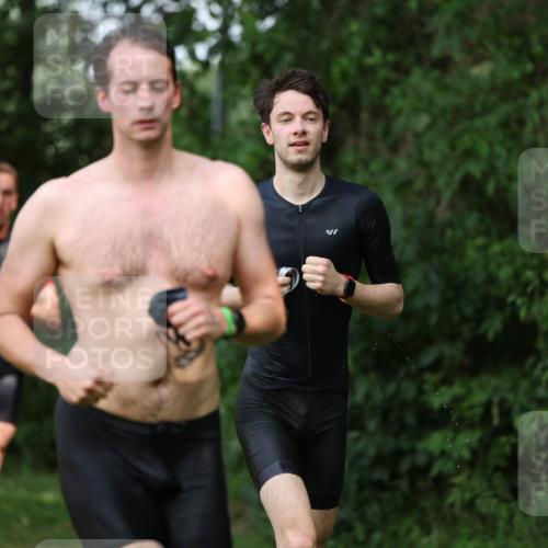 15.06.2025 - 7 Türme Triathlon Michael Strokosch http://msf.ph/oto/7969217 15.06.2025 12:56:01 Schwimmen 708, 741, 776, 818, 833, 880, 895, 904, 1023, 1071, 1120, 1144, 1150, 1153, 1177 meine-sportfotos.de
