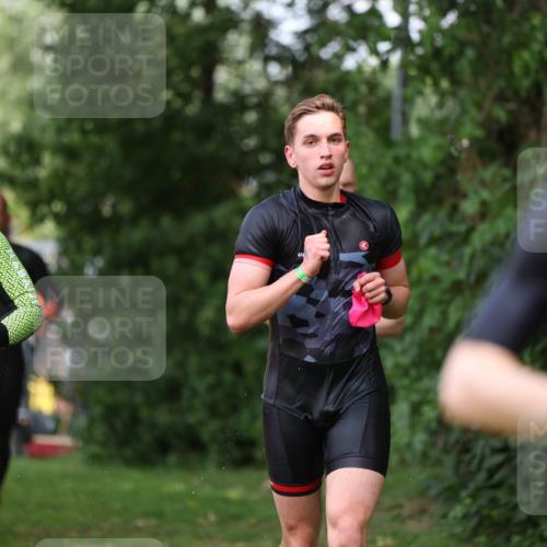 15.06.2025 - 7 Türme Triathlon Michael Strokosch http://msf.ph/oto/7969242 15.06.2025 12:56:02 Schwimmen 708, 741, 776, 818, 833, 880, 895, 904, 1071, 1120, 1144, 1149, 1150, 1153, 1177 meine-sportfotos.de