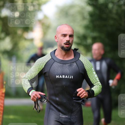 15.06.2025 - 7 Türme Triathlon Michael Strokosch http://msf.ph/oto/7969255 15.06.2025 12:56:04 Schwimmen 708, 741, 776, 818, 833, 880, 895, 904, 1120, 1144, 1149, 1150, 1153, 1177 meine-sportfotos.de