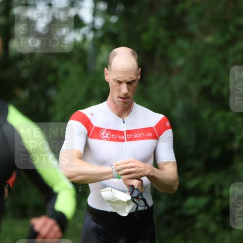 15.06.2025 - 7 Türme Triathlon Michael Strokosch http://msf.ph/oto/7969265 15.06.2025 12:56:05 Schwimmen 708, 741, 776, 818, 833, 880, 895, 904, 992, 1120, 1144, 1149, 1150, 1153, 1177 meine-sportfotos.de