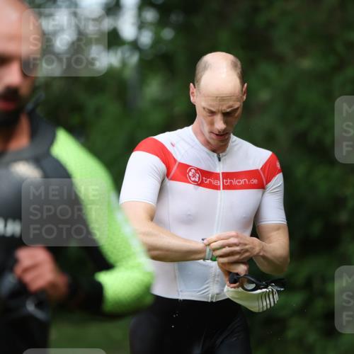 15.06.2025 - 7 Türme Triathlon Michael Strokosch http://msf.ph/oto/7969269 15.06.2025 12:56:05 Schwimmen 708, 741, 776, 818, 833, 880, 895, 904, 992, 1120, 1144, 1149, 1150, 1153, 1177 meine-sportfotos.de