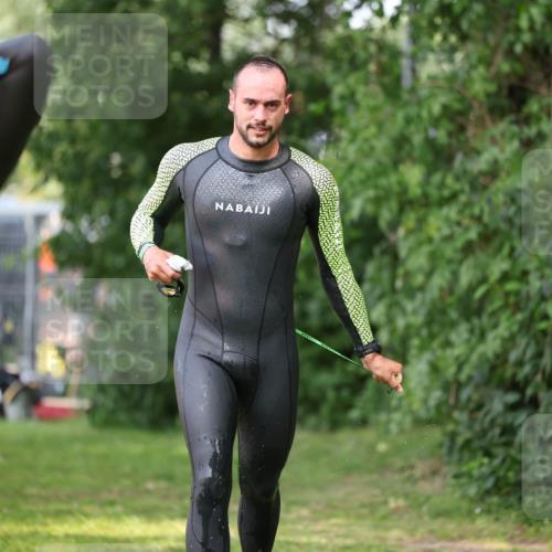 15.06.2025 - 7 Türme Triathlon Michael Strokosch http://msf.ph/oto/7969317 15.06.2025 12:56:10 Schwimmen 708, 741, 776, 804, 818, 833, 869, 872, 880, 896, 904, 992, 1091, 1120, 1149, 1150, 1153, 1177 meine-sportfotos.de