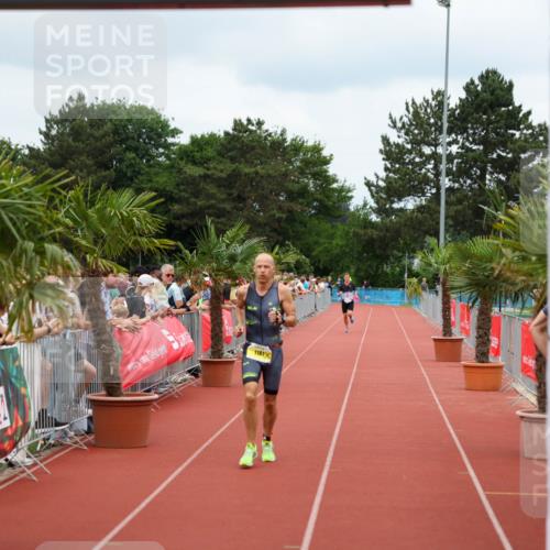 15.06.2025 - 7 Türme Triathlon Michael Strokosch http://msf.ph/oto/7969416 15.06.2025 13:52:39 Ziel 1181 meine-sportfotos.de