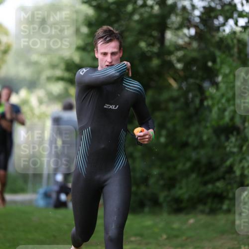 15.06.2025 - 7 Türme Triathlon Michael Strokosch http://msf.ph/oto/7969418 15.06.2025 12:56:18 Schwimmen 741, 767, 804, 842, 851, 869, 872, 880, 896, 904, 963, 992, 1077, 1091, 1149, 1150 meine-sportfotos.de