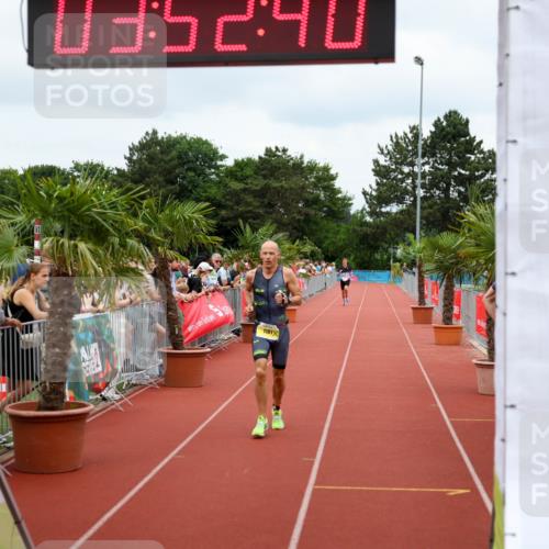 15.06.2025 - 7 Türme Triathlon Michael Strokosch http://msf.ph/oto/7969426 15.06.2025 13:52:39 Ziel 1181 meine-sportfotos.de