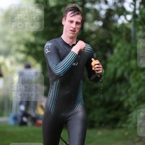 15.06.2025 - 7 Türme Triathlon Michael Strokosch http://msf.ph/oto/7969428 15.06.2025 12:56:18 Schwimmen 741, 767, 804, 842, 851, 869, 872, 880, 896, 904, 963, 992, 1077, 1091, 1149, 1150 meine-sportfotos.de