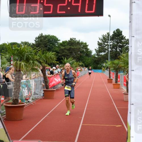 15.06.2025 - 7 Türme Triathlon Michael Strokosch http://msf.ph/oto/7969431 15.06.2025 13:52:40 Ziel 1181 meine-sportfotos.de