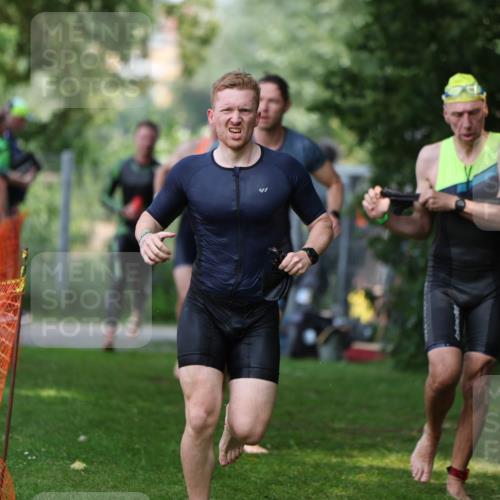 15.06.2025 - 7 Türme Triathlon Michael Strokosch http://msf.ph/oto/7969447 15.06.2025 12:56:22 Schwimmen 741, 767, 786, 804, 842, 851, 869, 872, 880, 896, 904, 963, 992, 1060, 1070, 1077, 1091, 1149 meine-sportfotos.de