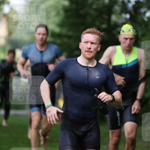 15.06.2025 - 7 Türme Triathlon Michael Strokosch http://msf.ph/oto/7969472 15.06.2025 12:56:23 Schwimmen 741, 767, 786, 804, 842, 851, 869, 872, 880, 896, 904, 963, 992, 1060, 1070, 1077, 1091, 1149 meine-sportfotos.de