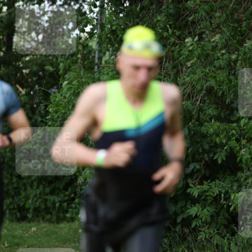 15.06.2025 - 7 Türme Triathlon Michael Strokosch http://msf.ph/oto/7969489 15.06.2025 12:56:24 Schwimmen 741, 767, 786, 804, 842, 851, 869, 872, 880, 896, 904, 963, 992, 1060, 1070, 1077, 1091, 1149 meine-sportfotos.de