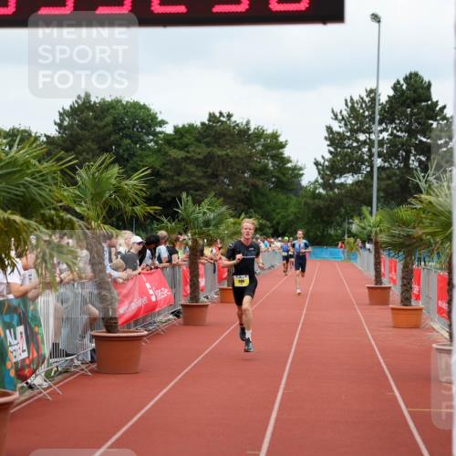 15.06.2025 - 7 Türme Triathlon Michael Strokosch http://msf.ph/oto/7969507 15.06.2025 13:52:56 Ziel 719, 886 meine-sportfotos.de