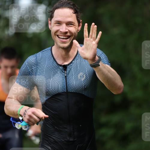 15.06.2025 - 7 Türme Triathlon Michael Strokosch http://msf.ph/oto/7969509 15.06.2025 12:56:26 Schwimmen 741, 767, 786, 804, 842, 851, 868, 869, 872, 880, 886, 896, 963, 992, 1060, 1070, 1077, 1091, 1149, 1175 meine-sportfotos.de