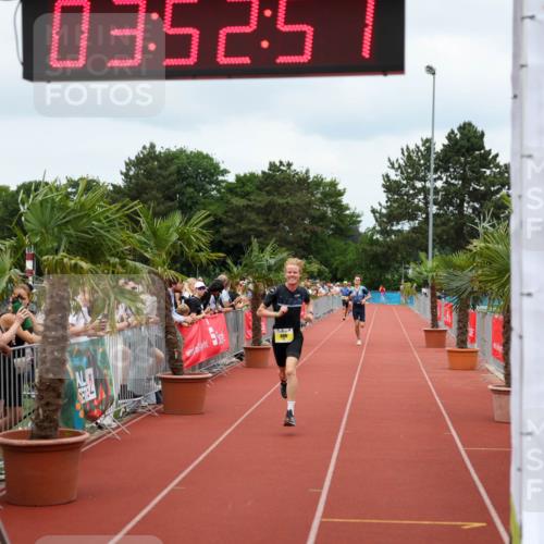 15.06.2025 - 7 Türme Triathlon Michael Strokosch http://msf.ph/oto/7969518 15.06.2025 13:52:57 Ziel 886, 1164 meine-sportfotos.de