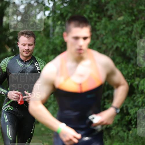 15.06.2025 - 7 Türme Triathlon Michael Strokosch http://msf.ph/oto/7969524 15.06.2025 12:56:27 Schwimmen 741, 767, 786, 804, 842, 851, 868, 869, 872, 886, 896, 963, 992, 1060, 1070, 1077, 1091, 1149, 1175 meine-sportfotos.de