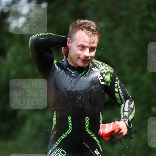 15.06.2025 - 7 Türme Triathlon Michael Strokosch http://msf.ph/oto/7969533 15.06.2025 12:56:28 Schwimmen 741, 767, 786, 804, 842, 851, 868, 869, 872, 886, 896, 963, 992, 1003, 1060, 1070, 1077, 1091, 1149, 1175 meine-sportfotos.de