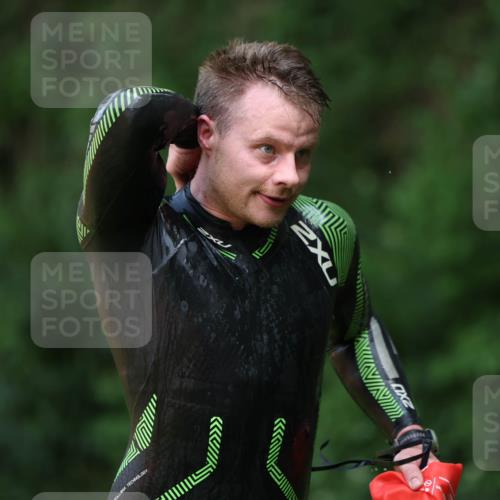 15.06.2025 - 7 Türme Triathlon Michael Strokosch http://msf.ph/oto/7969542 15.06.2025 12:56:28 Schwimmen 741, 767, 786, 804, 842, 851, 868, 869, 872, 886, 896, 963, 992, 1003, 1060, 1070, 1077, 1091, 1149, 1175 meine-sportfotos.de