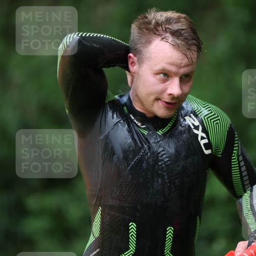15.06.2025 - 7 Türme Triathlon Michael Strokosch http://msf.ph/oto/7969545 15.06.2025 12:56:29 Schwimmen 767, 786, 804, 842, 851, 868, 869, 872, 886, 896, 963, 992, 1003, 1060, 1070, 1077, 1091, 1149, 1175 meine-sportfotos.de