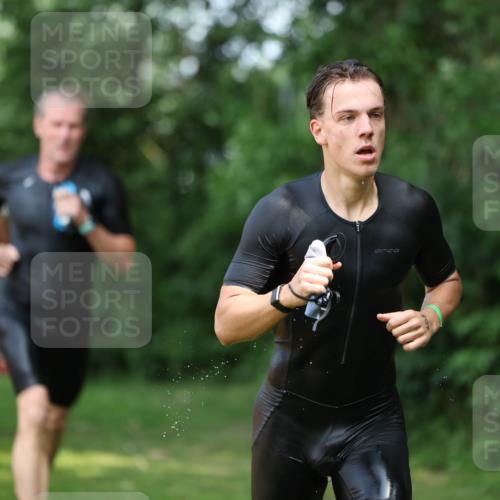 15.06.2025 - 7 Türme Triathlon Michael Strokosch http://msf.ph/oto/7969562 15.06.2025 12:56:32 Schwimmen 767, 786, 804, 842, 851, 868, 869, 872, 886, 896, 901, 963, 992, 1003, 1028, 1060, 1070, 1077, 1091, 1149, 1175 meine-sportfotos.de