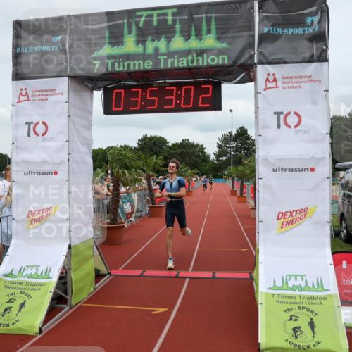 15.06.2025 - 7 Türme Triathlon Michael Strokosch http://msf.ph/oto/7969573 15.06.2025 13:53:01 Ziel 886, 1164 meine-sportfotos.de