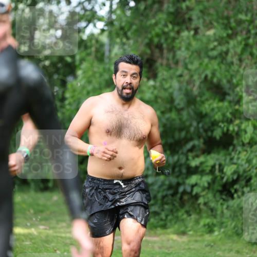 15.06.2025 - 7 Türme Triathlon Michael Strokosch http://msf.ph/oto/7969591 15.06.2025 12:56:34 Schwimmen 767, 786, 804, 842, 851, 868, 869, 872, 886, 896, 901, 963, 992, 1003, 1028, 1060, 1070, 1077, 1091, 1132, 1175, 1198 meine-sportfotos.de