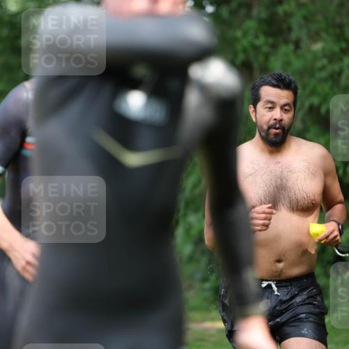 15.06.2025 - 7 Türme Triathlon Michael Strokosch http://msf.ph/oto/7969600 15.06.2025 12:56:35 Schwimmen 767, 786, 804, 842, 851, 868, 869, 872, 886, 896, 901, 963, 992, 1003, 1028, 1060, 1070, 1077, 1091, 1132, 1175, 1198 meine-sportfotos.de