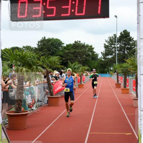 15.06.2025 - 7 Türme Triathlon Michael Strokosch http://msf.ph/oto/7969603 15.06.2025 13:53:07 Ziel 881, 930, 1164 meine-sportfotos.de