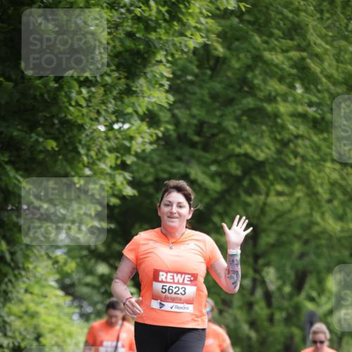 15.06.2025 - REWE Women's Run Jannik Wohlers http://msf.ph/oto/7969610 15.06.2025 10:04:43 Laufen 5623 meine-sportfotos.de