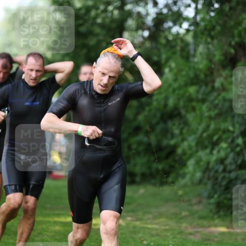 15.06.2025 - 7 Türme Triathlon Michael Strokosch http://msf.ph/oto/7969612 15.06.2025 12:56:36 Schwimmen 767, 786, 804, 842, 851, 868, 869, 872, 886, 896, 901, 963, 1003, 1028, 1060, 1070, 1077, 1091, 1132, 1175, 1198 meine-sportfotos.de