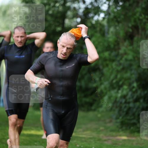 15.06.2025 - 7 Türme Triathlon Michael Strokosch http://msf.ph/oto/7969617 15.06.2025 12:56:36 Schwimmen 767, 786, 804, 842, 851, 868, 869, 872, 886, 896, 901, 963, 1003, 1028, 1060, 1070, 1077, 1091, 1132, 1175, 1198 meine-sportfotos.de