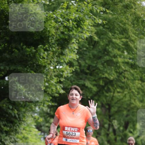 15.06.2025 - REWE Women's Run Jannik Wohlers http://msf.ph/oto/7969619 15.06.2025 10:04:44 Laufen 5623 meine-sportfotos.de