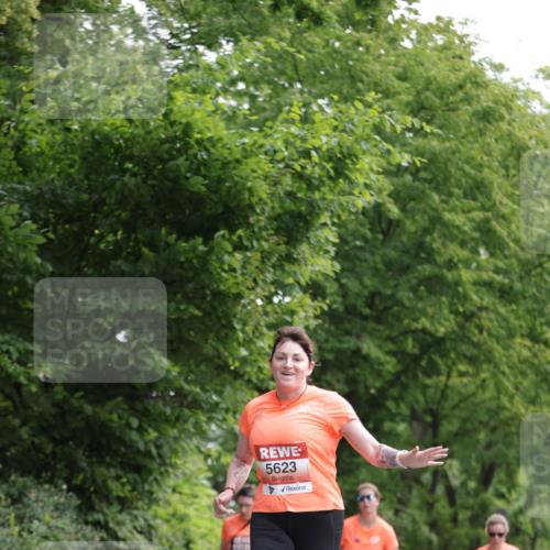 15.06.2025 - REWE Women's Run Jannik Wohlers http://msf.ph/oto/7969631 15.06.2025 10:04:44 Laufen 5623 meine-sportfotos.de