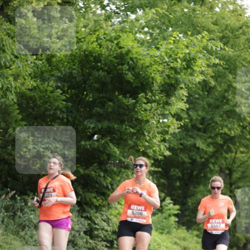 15.06.2025 - REWE Women's Run Jannik Wohlers http://msf.ph/oto/7969673 15.06.2025 10:04:46 Laufen 5271, 5266, 5567 meine-sportfotos.de