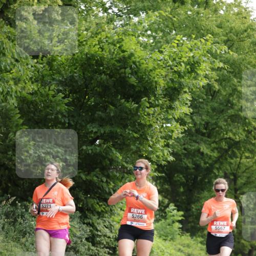 15.06.2025 - REWE Women's Run Jannik Wohlers http://msf.ph/oto/7969676 15.06.2025 10:04:46 Laufen 5271, 5266, 5567 meine-sportfotos.de