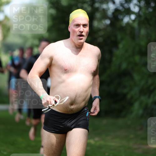 15.06.2025 - 7 Türme Triathlon Michael Strokosch http://msf.ph/oto/7969680 15.06.2025 12:56:41 Schwimmen 767, 786, 842, 851, 868, 886, 901, 910, 963, 1003, 1028, 1060, 1070, 1077, 1132, 1175, 1198 meine-sportfotos.de