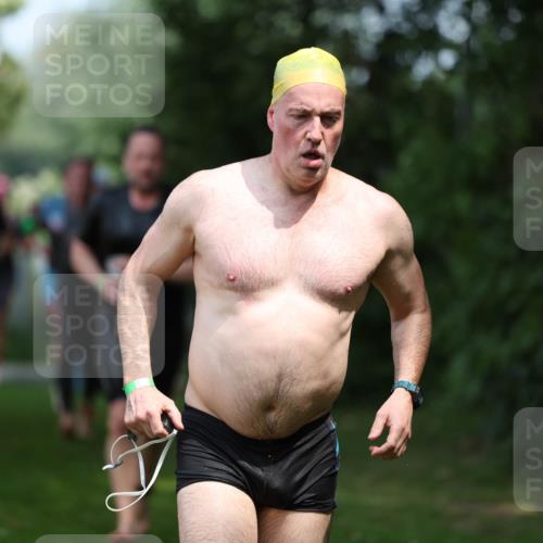 15.06.2025 - 7 Türme Triathlon Michael Strokosch http://msf.ph/oto/7969684 15.06.2025 12:56:42 Schwimmen 767, 786, 851, 868, 886, 901, 910, 963, 1003, 1028, 1060, 1070, 1077, 1132, 1175, 1198 meine-sportfotos.de