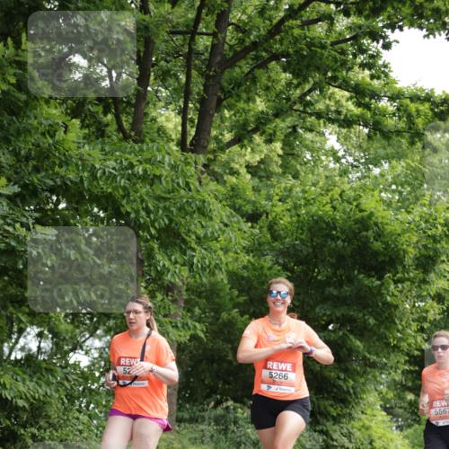 15.06.2025 - REWE Women's Run Jannik Wohlers http://msf.ph/oto/7969742 15.06.2025 10:04:47 Laufen 52, 5266, 5567 meine-sportfotos.de